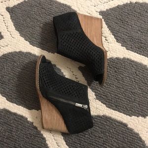 Lucky Brand Leather Wedge
